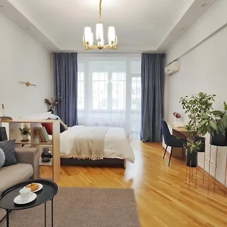 Stylish, In An Old House, Historic Center Apartment Almaty Exterior photo