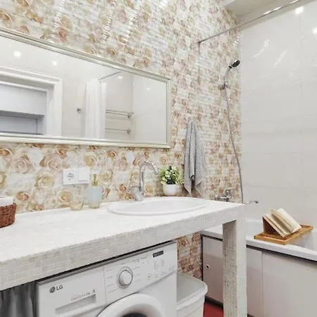 Stylish, In An Old House, Historic Center Apartment Almaty Exterior photo